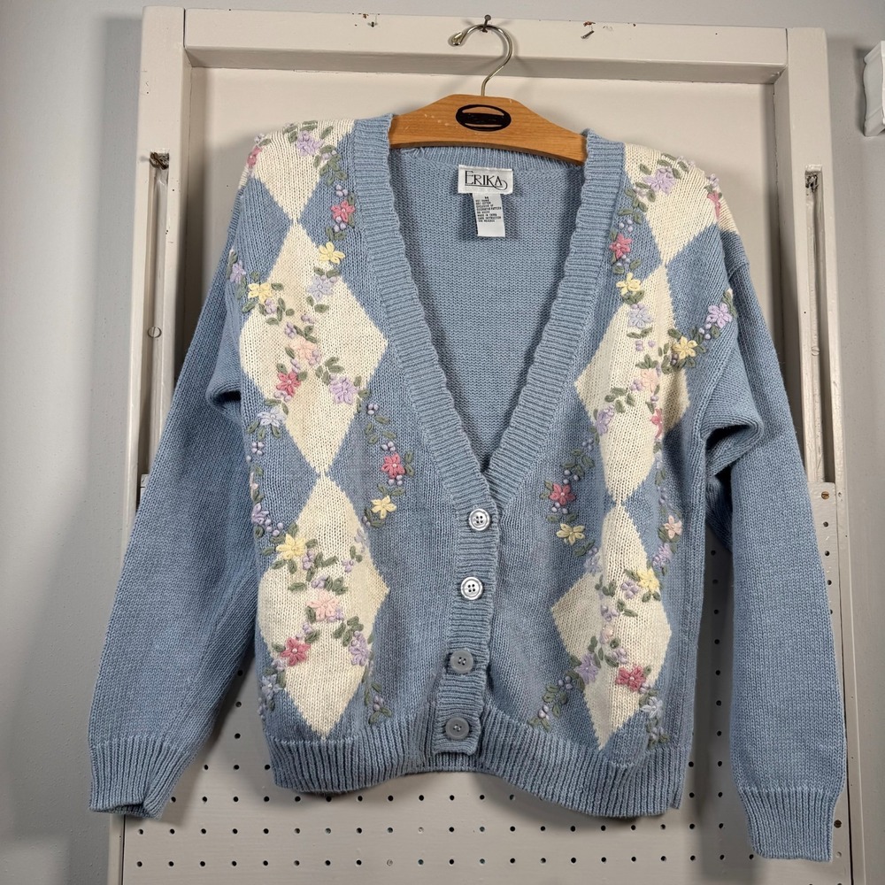 VTG Erika Cardigan Women's Light Blue Argyle Embroidered Floral Sweater - Medium